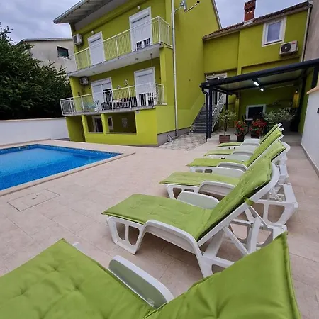 House فيلة