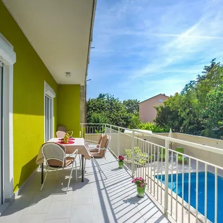 Villa House *