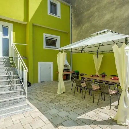 House Pula